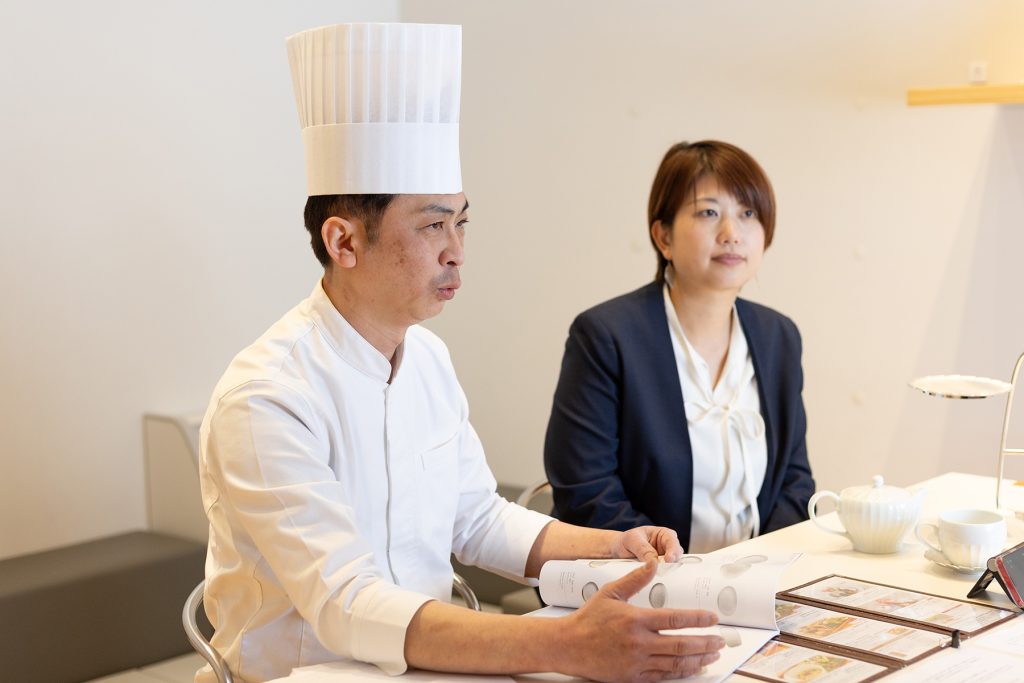 錫器の魅力を料理で伝える「能作」のカフェ運営 | オレンジページの学校