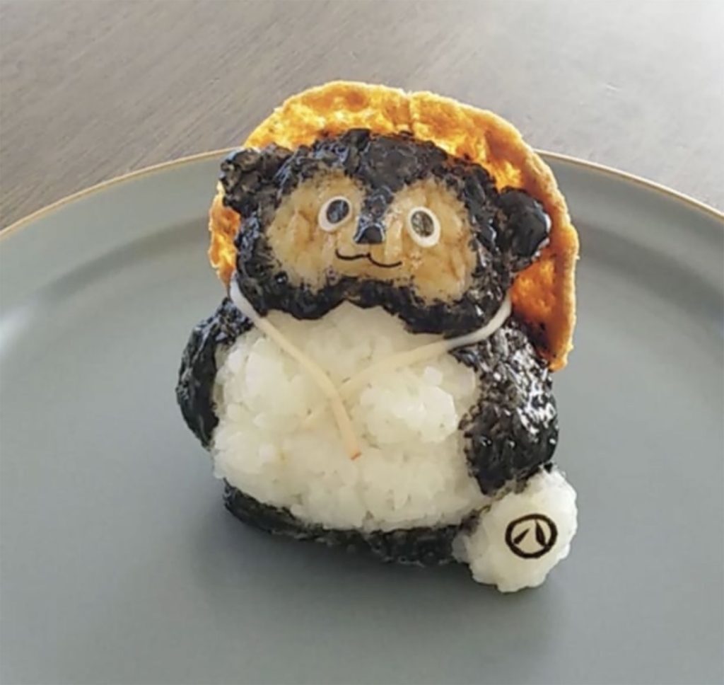 塩おにぎり様向け　希少 デザイン (ポールキンフマ) モザイクアートテーブル 7月11日 #バックムーン 今日は #満月🌕 雲が多めでした☁️ ボール型