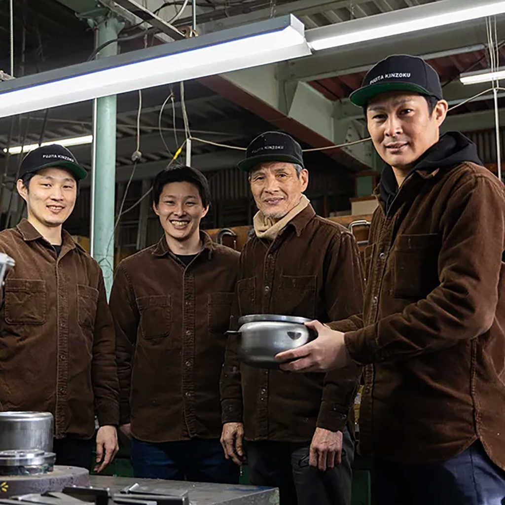 鉄フライパンを世界へ。職人技とデザインを融合する藤田金属の