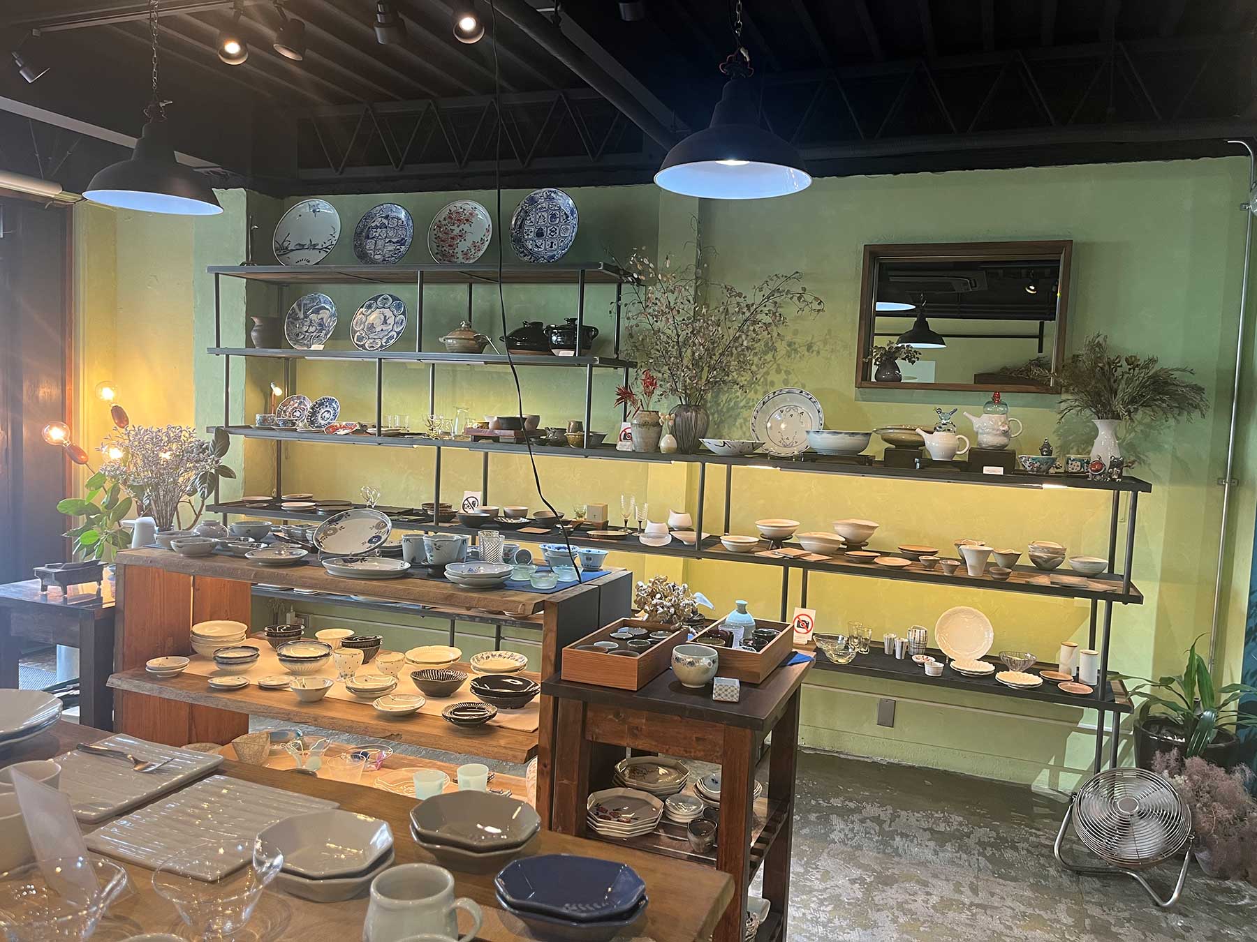 手仕事の魅力に浸れる器屋「Meetdish」の在り方 | オレンジページの学校