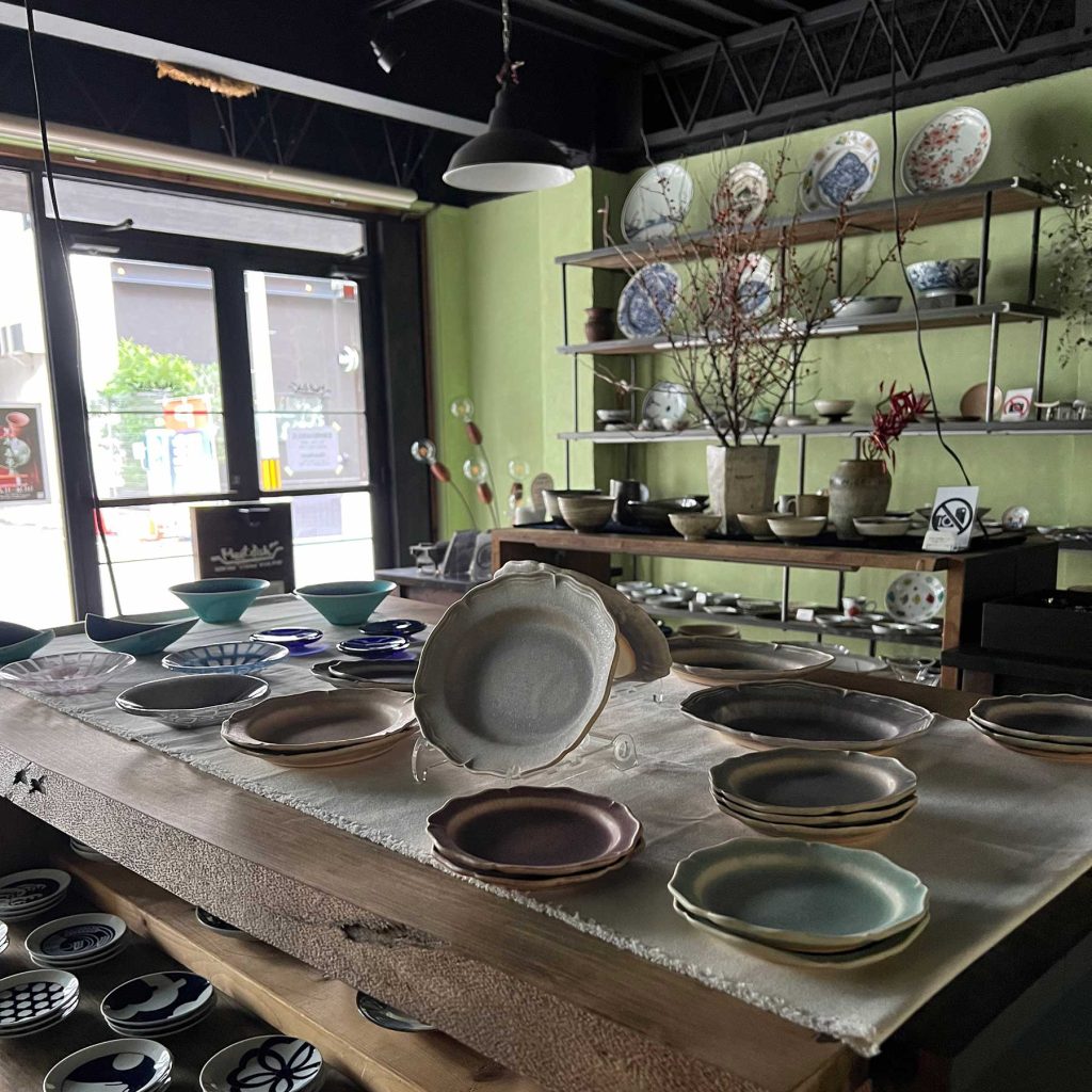 手仕事の魅力に浸れる器屋「Meetdish」の在り方 | オレンジページの学校