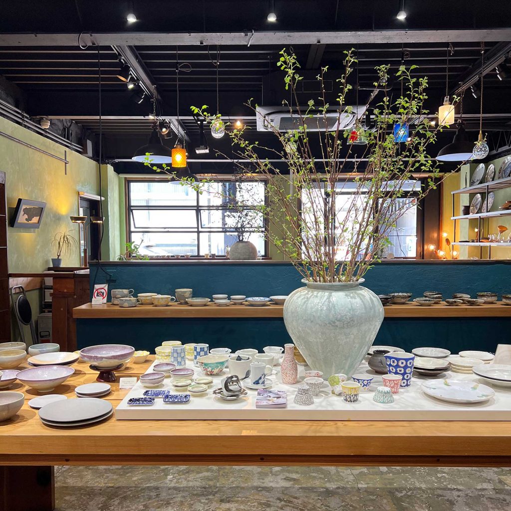 手仕事の魅力に浸れる器屋「Meetdish」の在り方 | オレンジページの学校